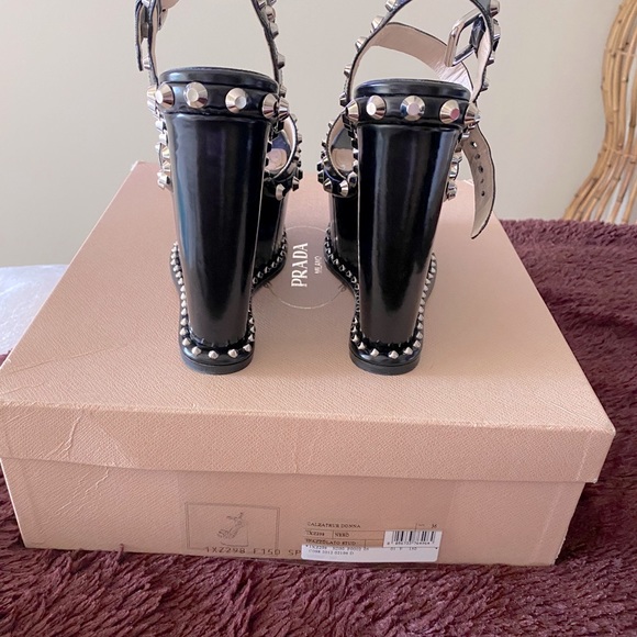 Prada stud spiked wedges Blk - Picture 4 of 7